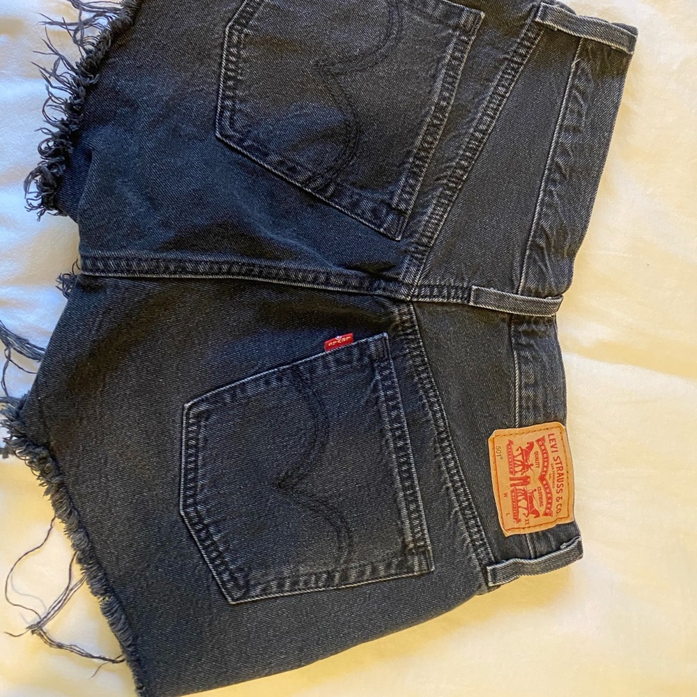 Black Levi’s shorts, size 27.